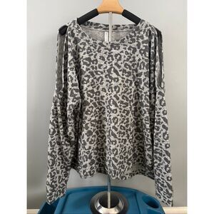 Ebb & flow Animal Print Cold Shoulder Athleisure Top Women’s Size 2X